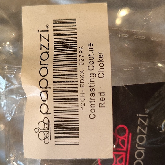 Contrasting Couture Necklace - Picture 4 of 4